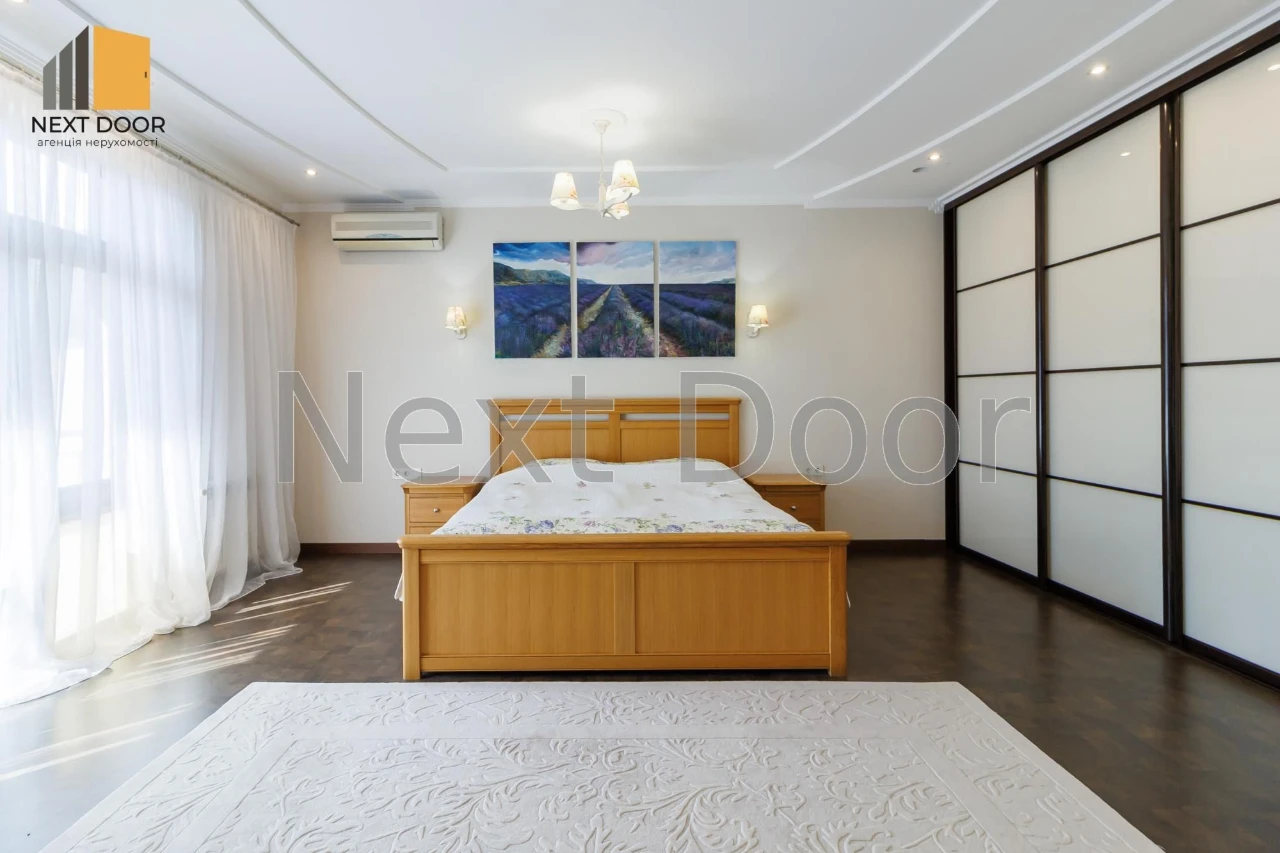 Енергонезалежний будинок в Києві: 5 кімнат, 281.7 м², 6 сото