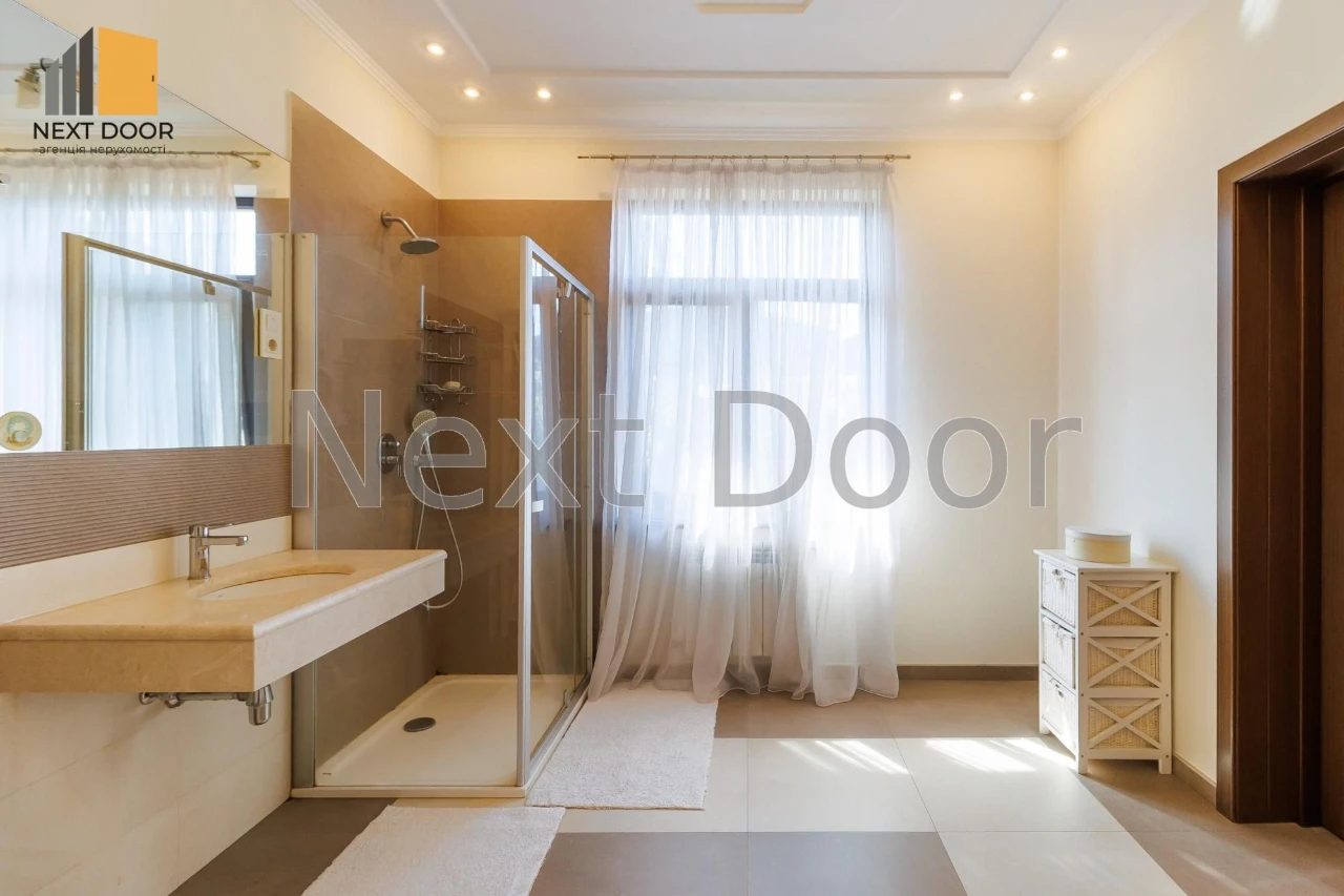 Енергонезалежний будинок в Києві: 5 кімнат, 281.7 м², 6 сото