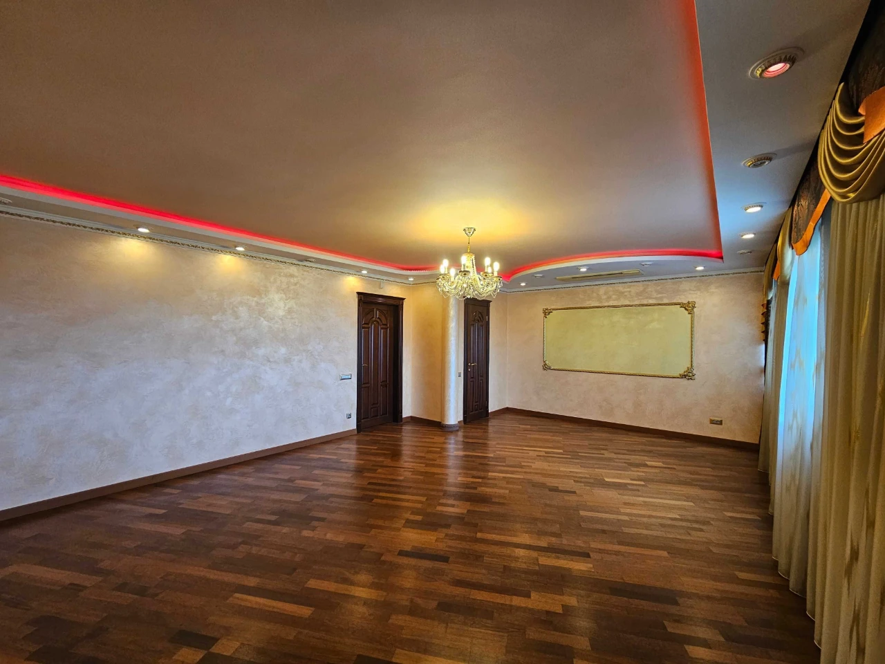Zdanowska Yu. (Lomonosov) 52/3, Likograd, 165 sq m, two