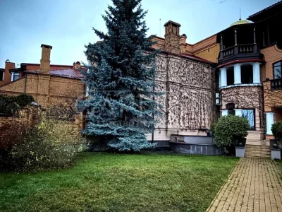 House. Kyiv, Obolonska St.