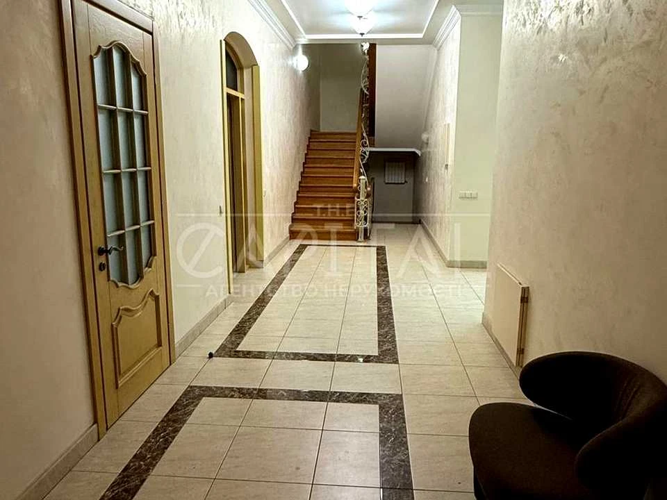 House. Kyiv, Obolonska St.