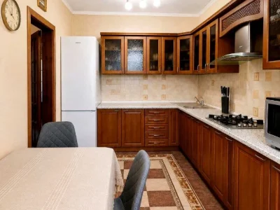 Будинок. Дніпро, Малахітовий пров.