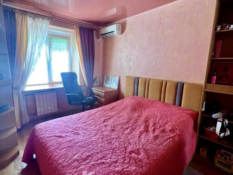 Квартира. Киев, Кубанской Украины ул. (Маршала Жукова)