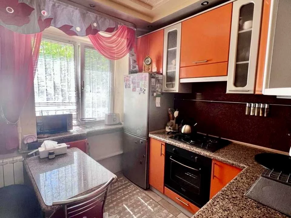 Квартира. Киев, Кубанской Украины ул. (Маршала Жукова)
