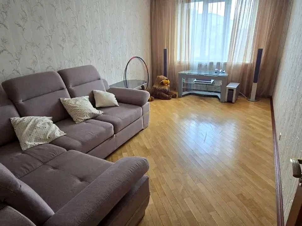 Квартира. Оболонская площадь