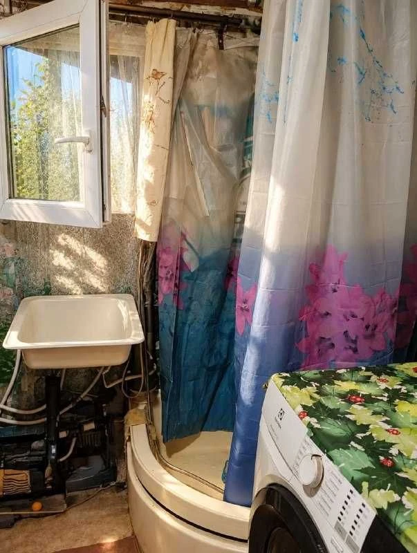 Продам житлову дачу Дніпро Мирний 6,4 сотки гараж