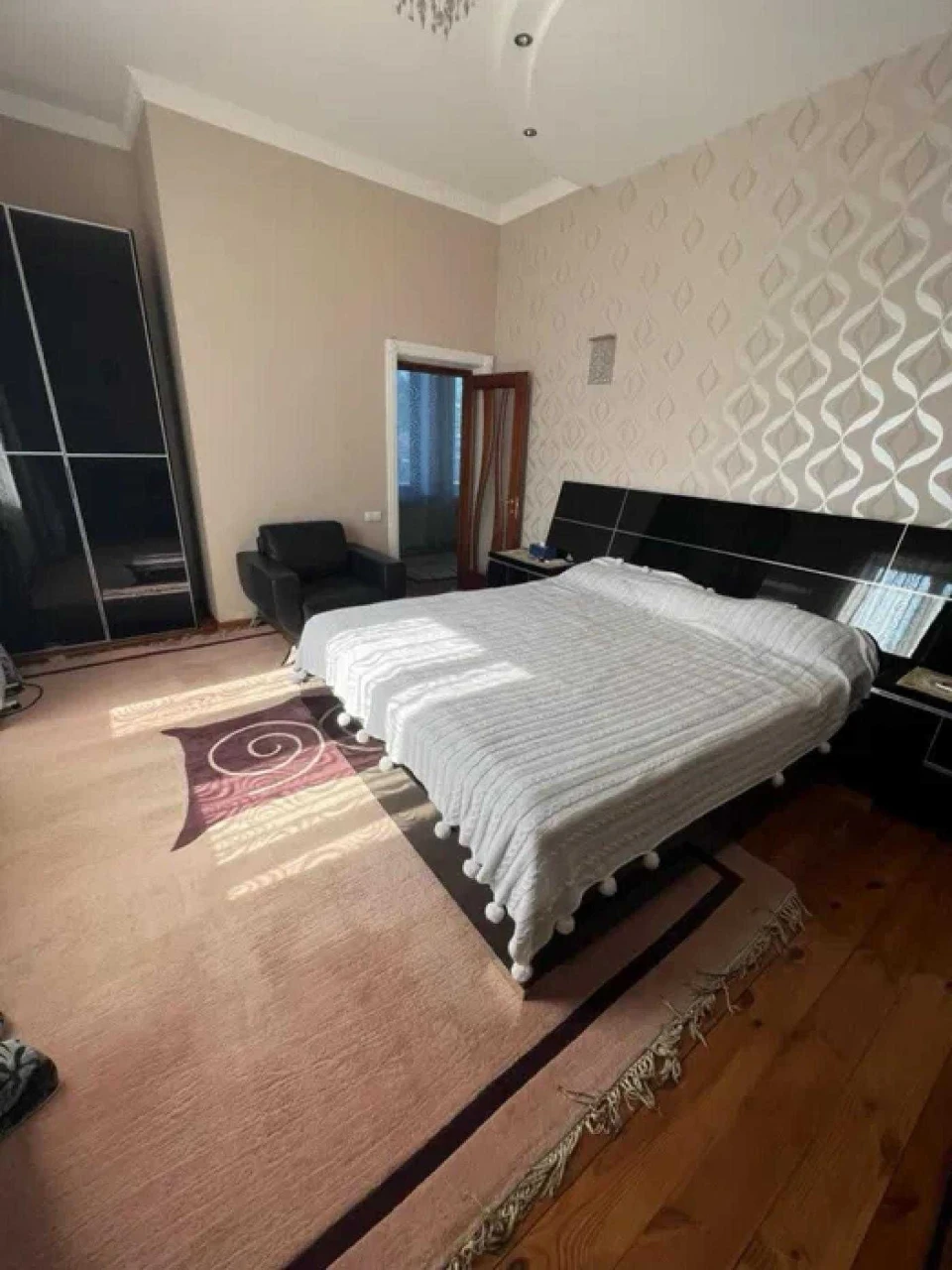 Продається хазяйський будинок на 4 сотках на 10 станції Вели