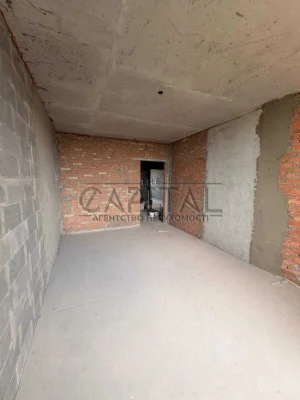 Spacious 3-bedroom apartment for sale in the "Medovy" residential complex.