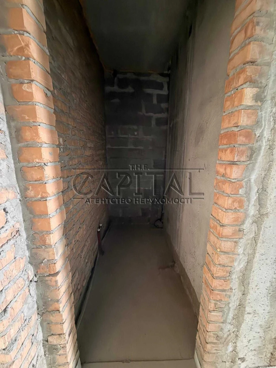 Spacious 3-bedroom apartment for sale in the "Medovy" residential complex.