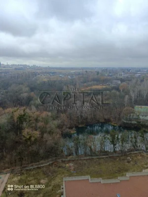 Spacious 3-bedroom apartment for sale in the "Medovy" residential complex.