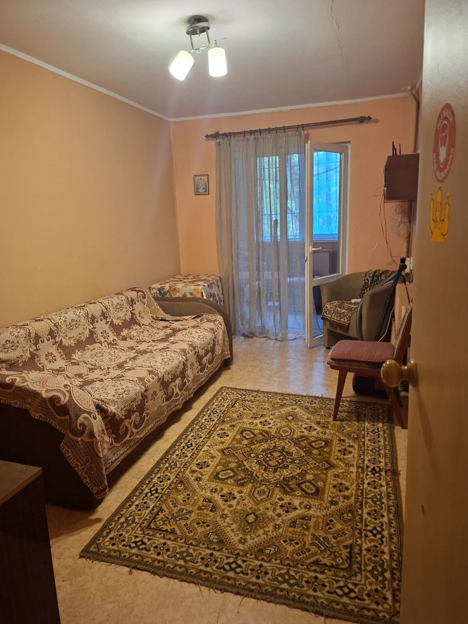 Urgent! For Sale: 3-bedroom apartment on Sokole, Czech Balkon