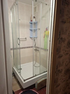 Urgent! For Sale: 3-bedroom apartment on Sokole, Czech Balkon