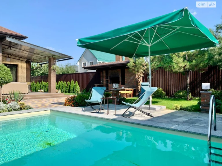 Long-Term Rental House in Holosiiv