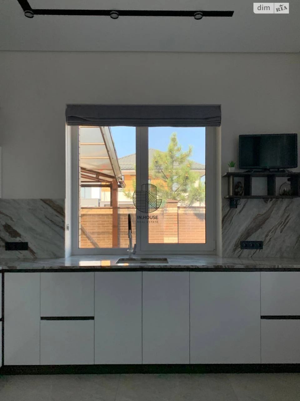 Long-Term Rental House in Holosiiv