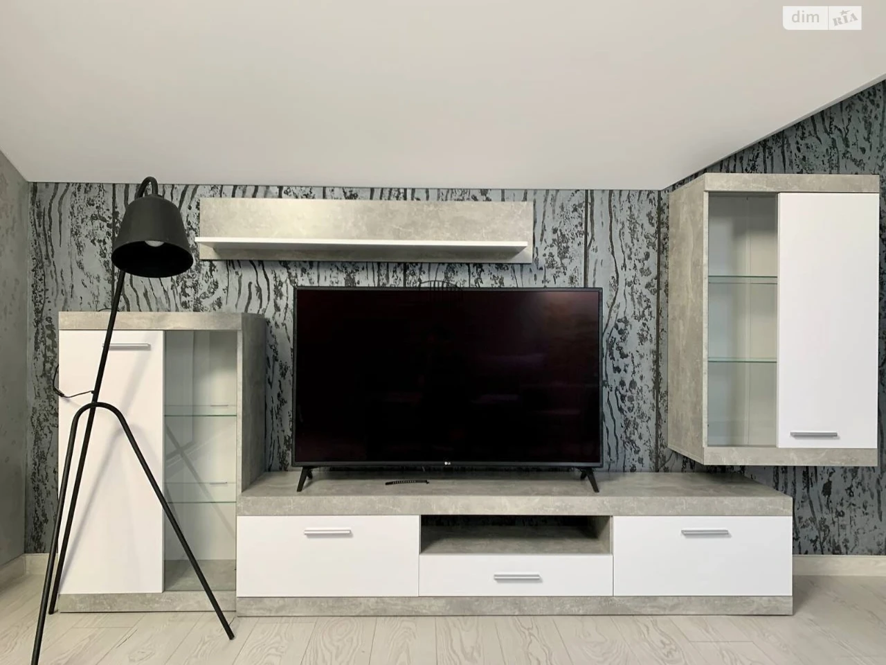 Long-Term Rental House in Holosiiv
