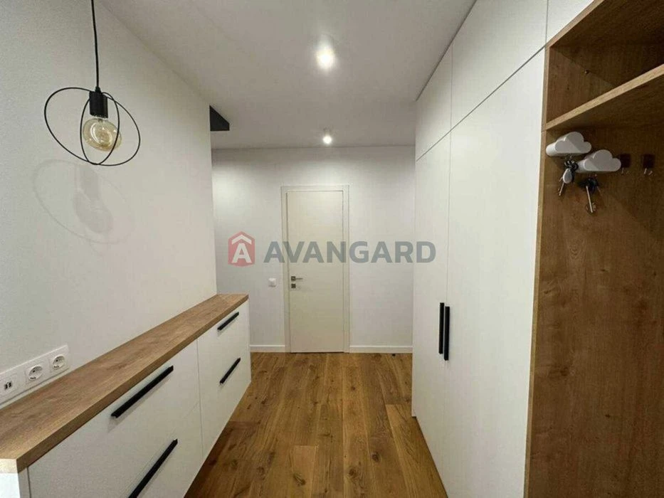 Продажа шикарной квартиры возле Victoria Gardens