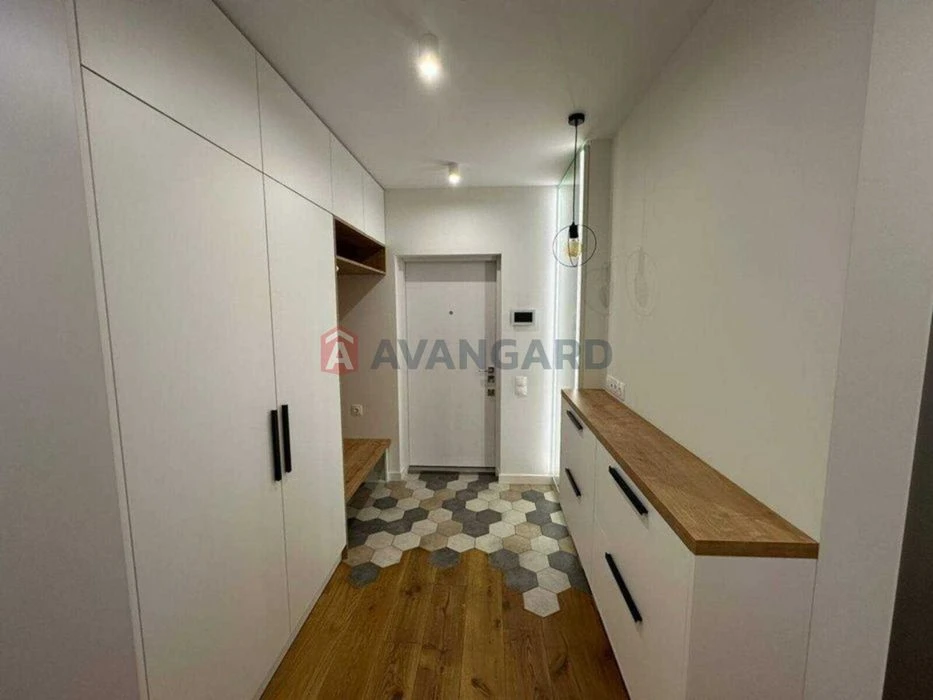 Продажа шикарной квартиры возле Victoria Gardens