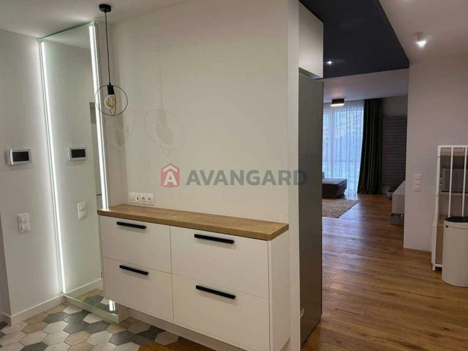 Продажа шикарной квартиры возле Victoria Gardens