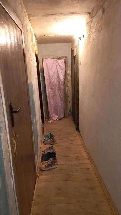 I will sell a room of 13m2 1/5 in a residential area in the city of Armiyskaya for 5000 rubles.