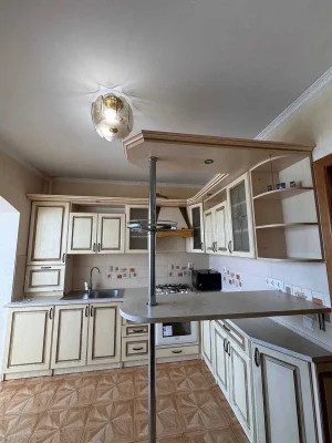Продам 2 кімнатну квартиру біля річки ( Пасічна)
