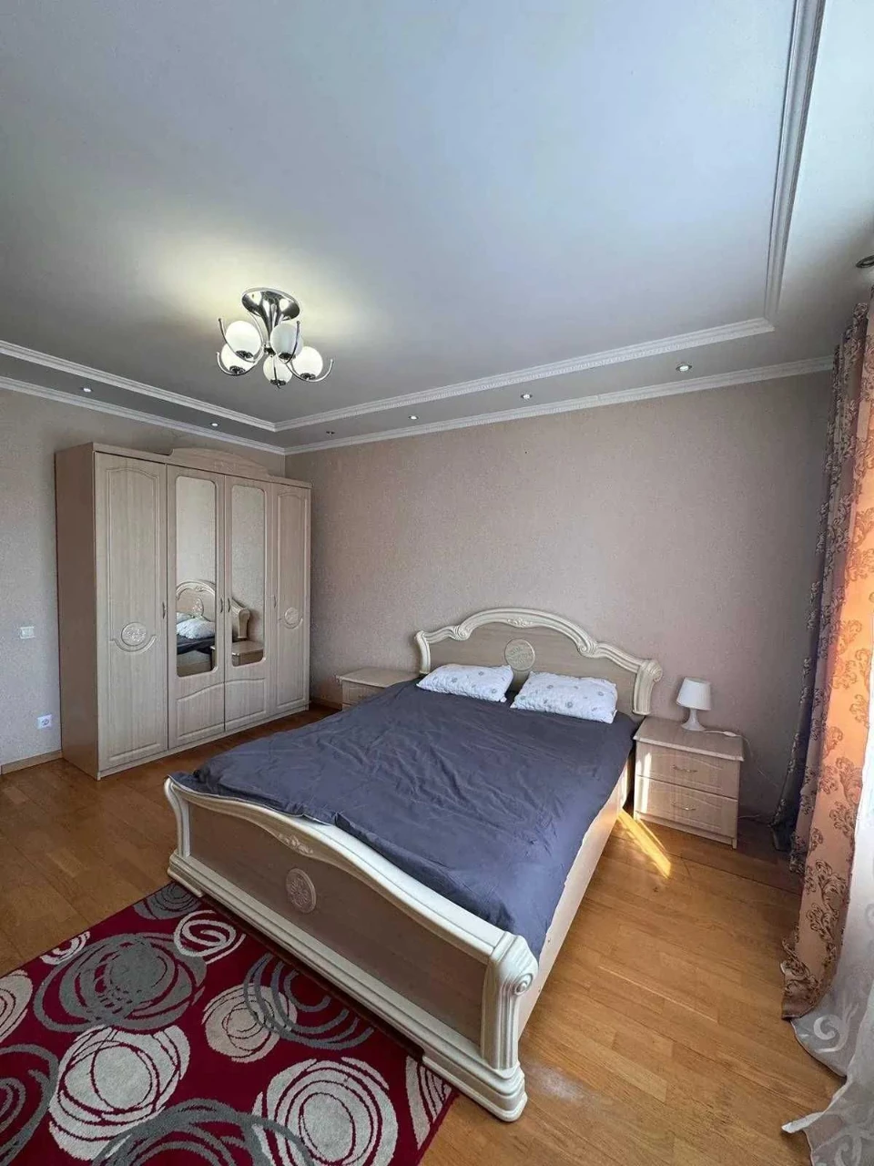 Продам 2 кімнатну квартиру біля річки ( Пасічна)