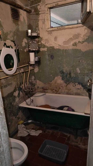 I will sell a room of 13m2 1/5 in a residential area in the city of Armiyskaya for 5000 rubles.