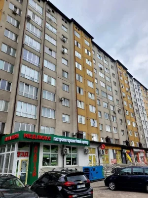 Продам 2 кімнатну квартиру біля річки ( Пасічна)