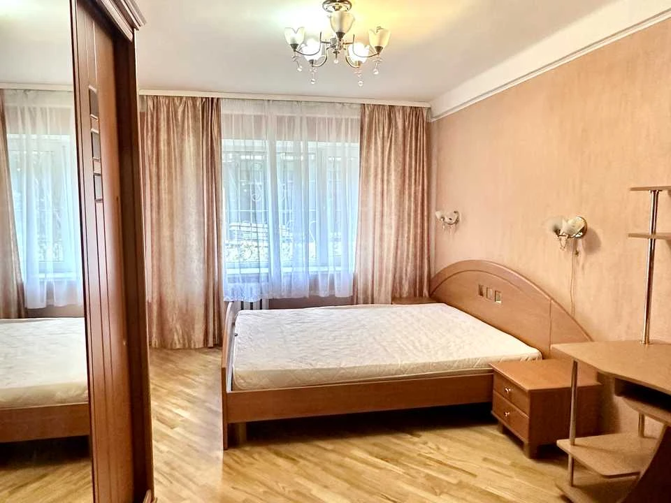 Квартира. Киев, улица Василя Тутынку