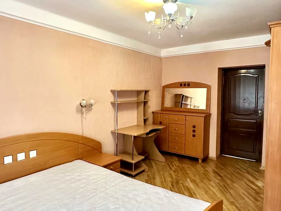 Квартира. Киев, улица Василя Тутынку