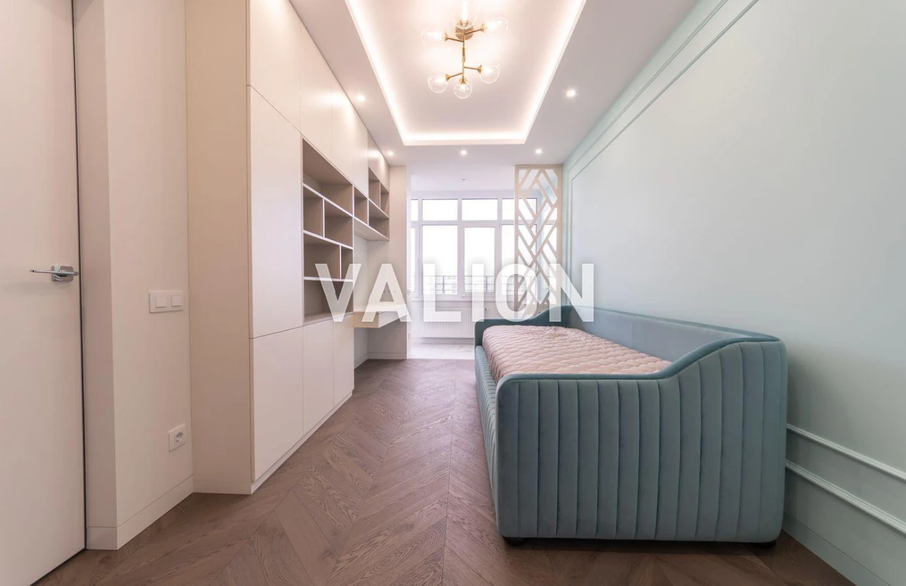 For sale 4-room apartment with renovation, V. Lypkivskoho St. 37b Dyna