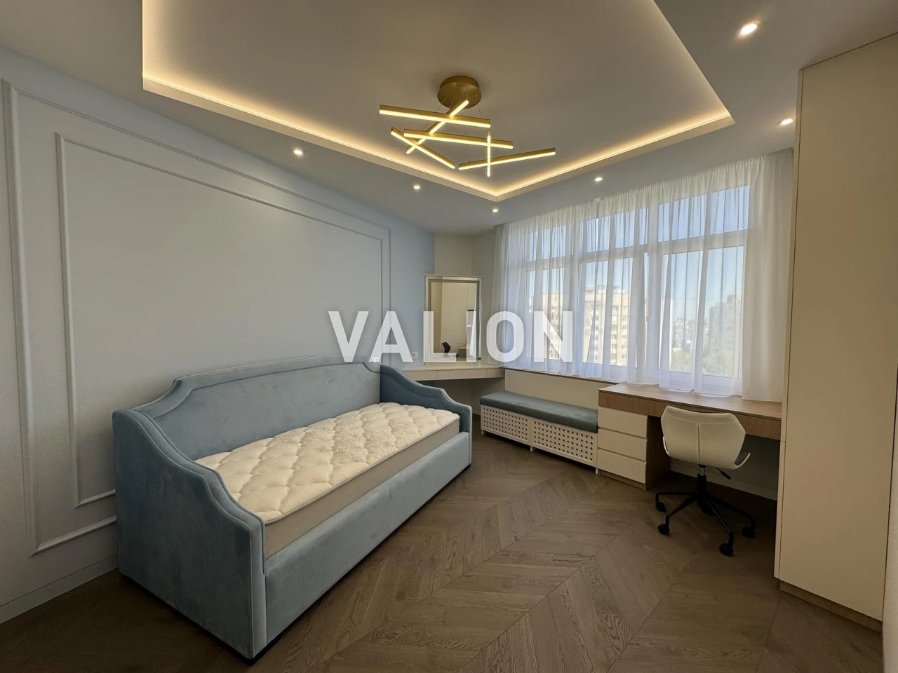 For sale 4-room apartment with renovation, V. Lypkivskoho St. 37b Dyna