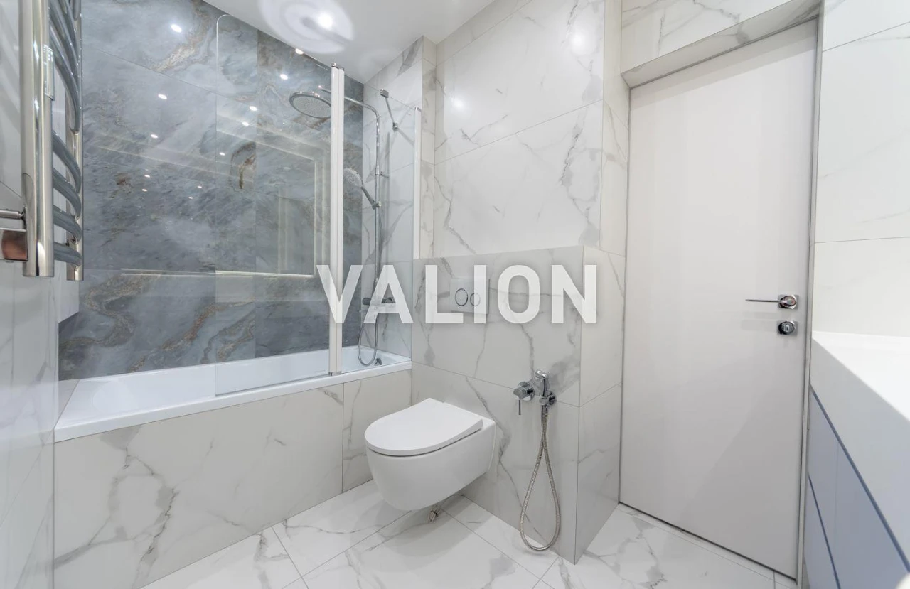 For sale 4-room apartment with renovation, V. Lypkivskoho St. 37b Dyna