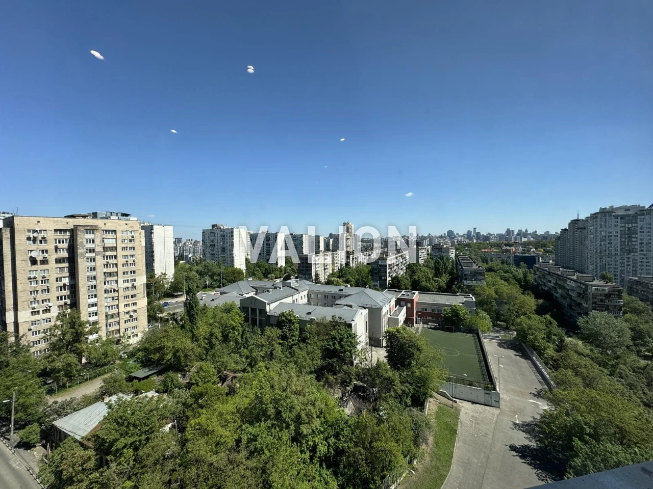 For sale 4-room apartment with renovation, V. Lypkivskoho St. 37b Dyna