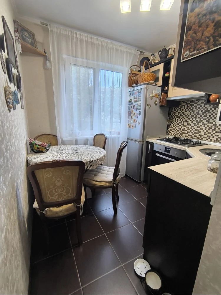 For Sale: 2-bedroom apartment in Kyiv, Solomyansky district, V. Havel street.