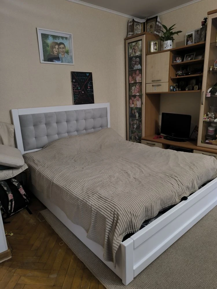 For Sale: 2-bedroom apartment in Kyiv, Solomyansky district, V. Havel street.