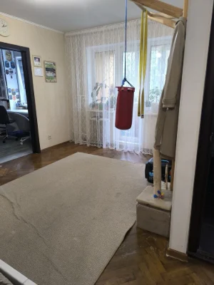 For Sale: 2-bedroom apartment in Kyiv, Solomyansky district, V. Havel street.