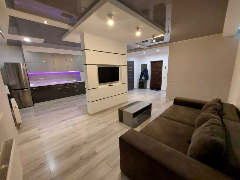 Apartment. Kostandi Street, Odessa