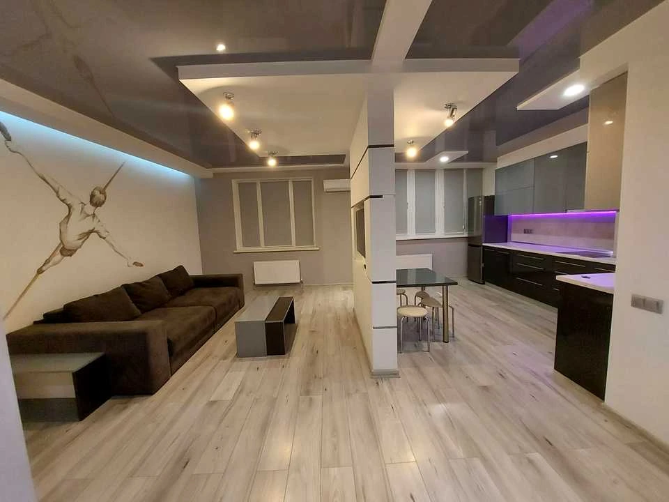 Apartment. Kostandi Street, Odessa
