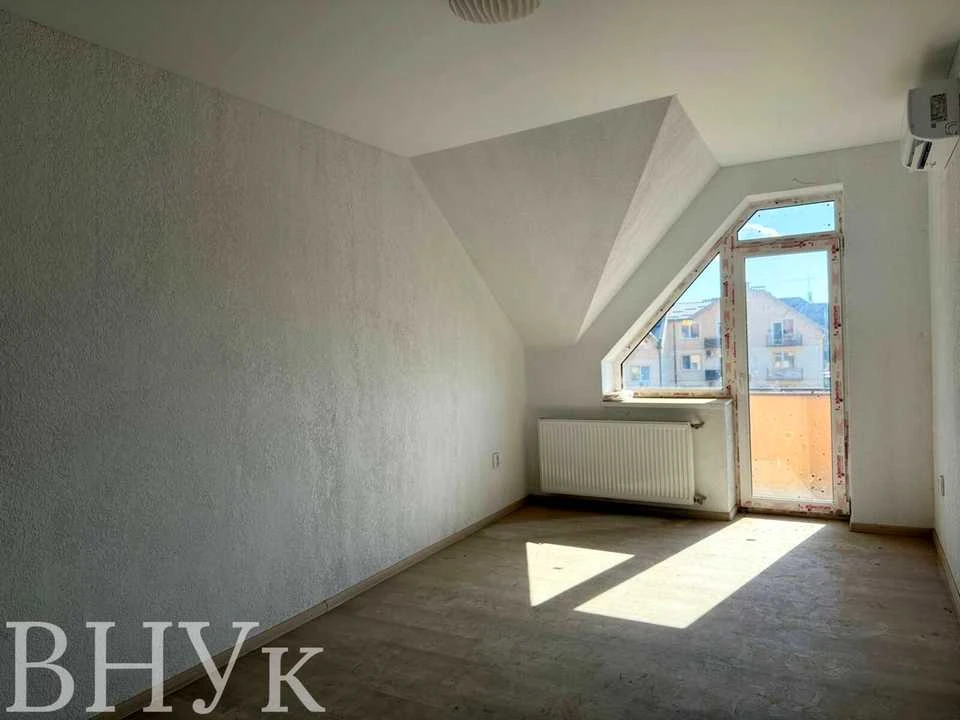 Apartment. Uzhgorod, Oleksandra Hiri Street