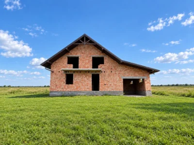 Двоповерховий дім в тихому та комфортному місці