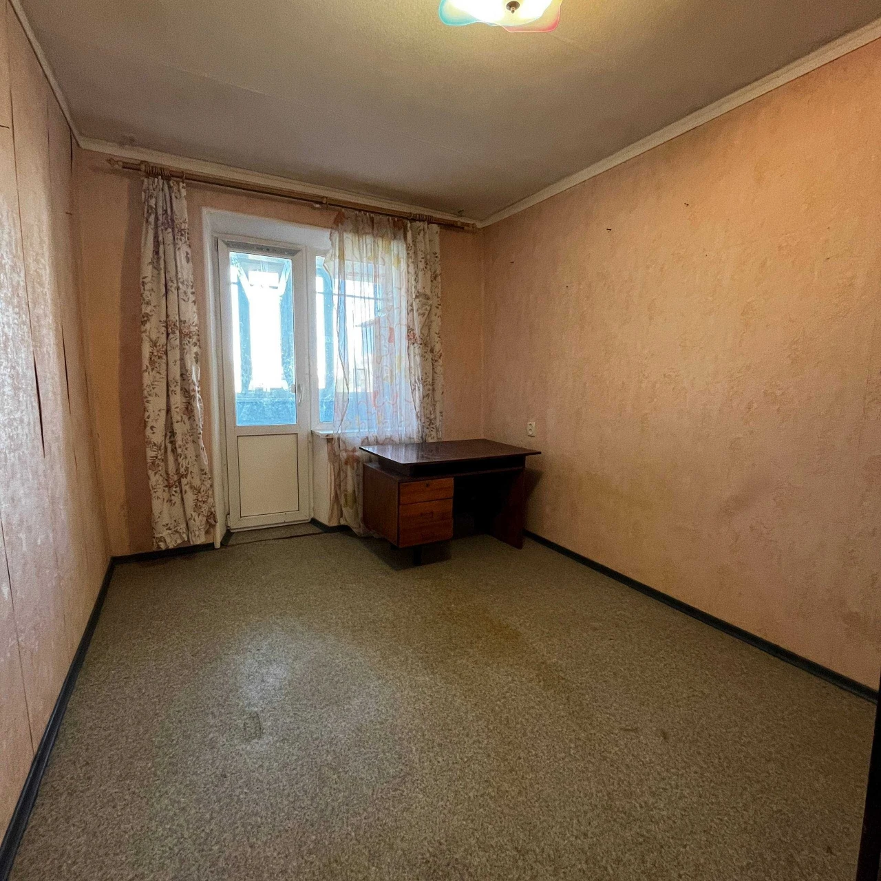 For Sale: Large 3-Bedroom Apartment in Topola 3, Dnipro