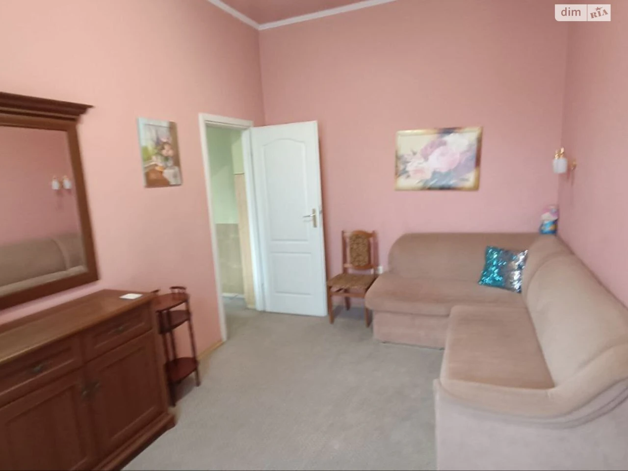 Long-Term Rental Apartment Near Forum