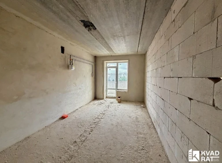 Selling a spacious 3-room apartment in a well-developed new building, 3rd floor