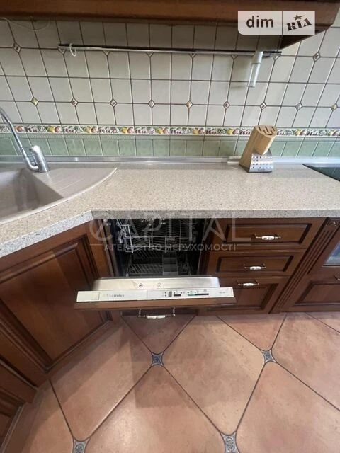 Sale of 3-room apartment 101 sq. m. on Bulvarno-Kudryavska 11 street