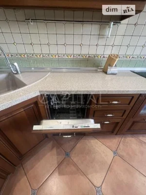 Sale of 3-room apartment 101 sq. m. on Bulvarno-Kudryavska 11 street
