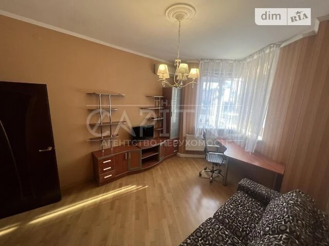 Sale of 3-room apartment 101 sq. m. on Bulvarno-Kudryavska 11 street