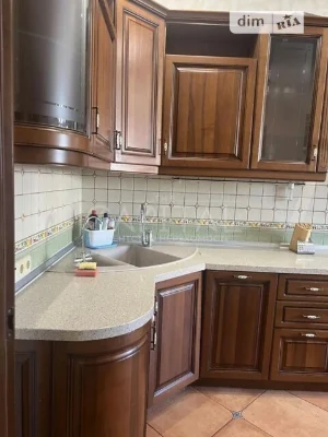 Sale of 3-room apartment 101 sq. m. on Bulvarno-Kudryavska 11 street