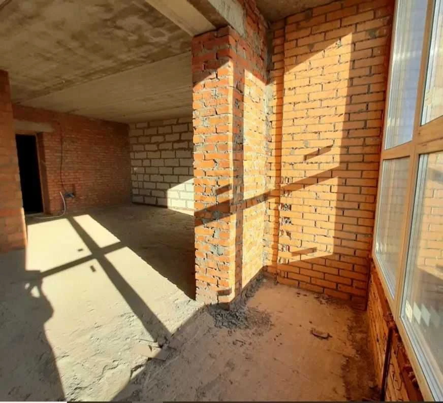 Sale of a 1-bedroom apartment 39 m² with panoramic windows and individual heating