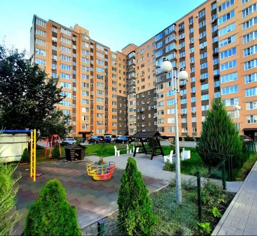 Sale of a 1-bedroom apartment 39 m² with panoramic windows and individual heating
