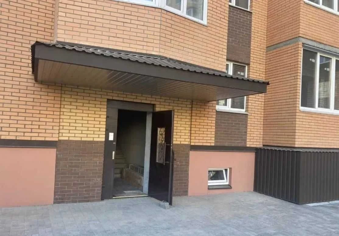 Sale of a 1-bedroom apartment 39 m² with panoramic windows and individual heating